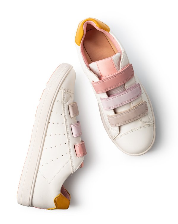 Baskets femme : les tendances et astuces à adopter cette saison